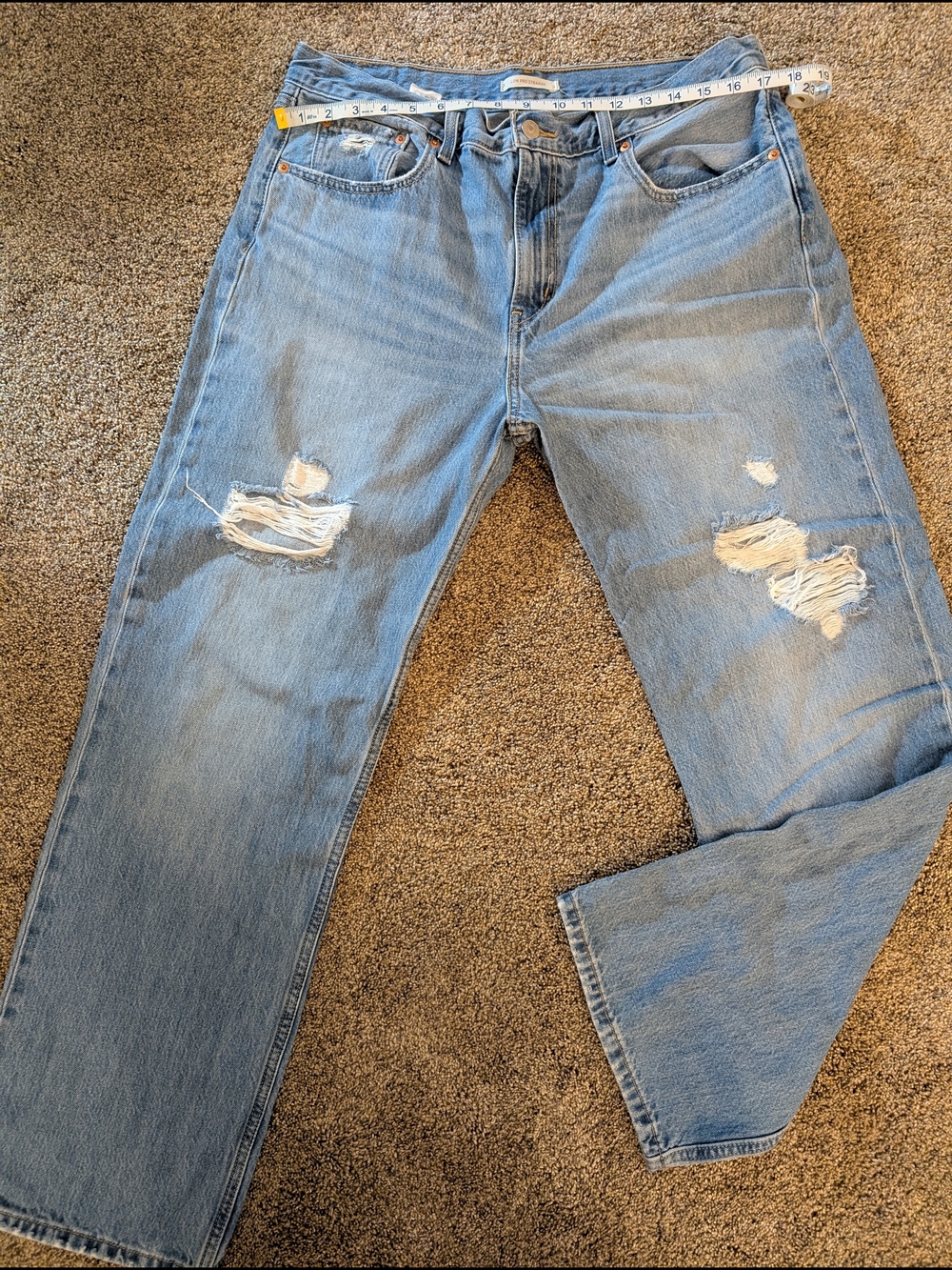 Levi's Relaxed Fit Distressed Jeans Size 32